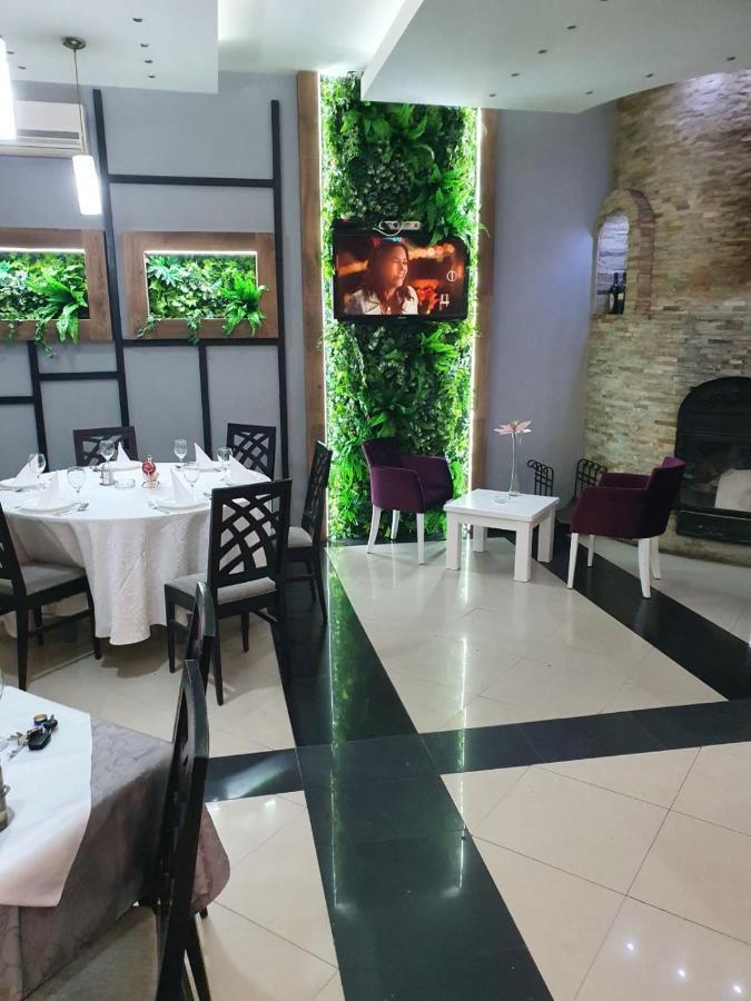 Bed and Breakfast Sunny Hill Garden Stara Pazova Esterno foto