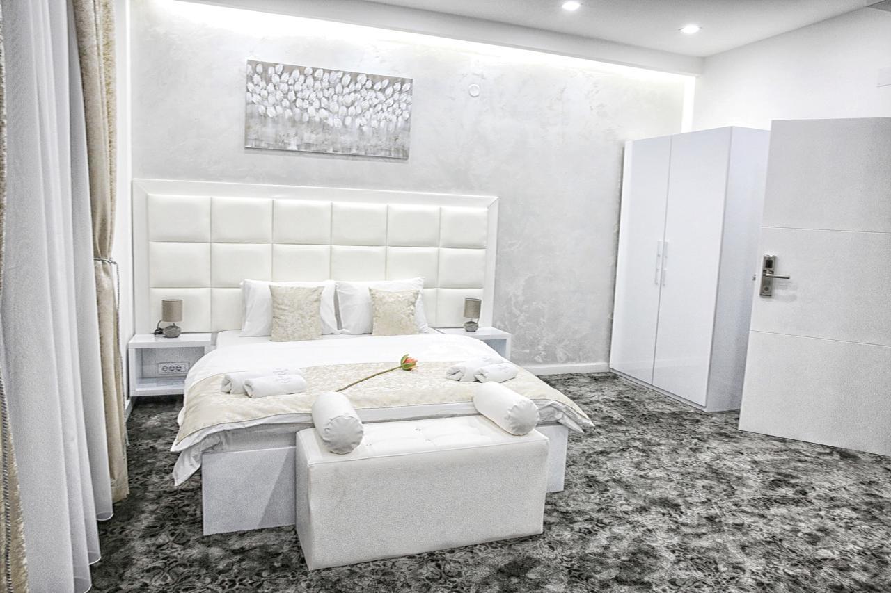 Bed and Breakfast Sunny Hill Garden Stara Pazova Esterno foto