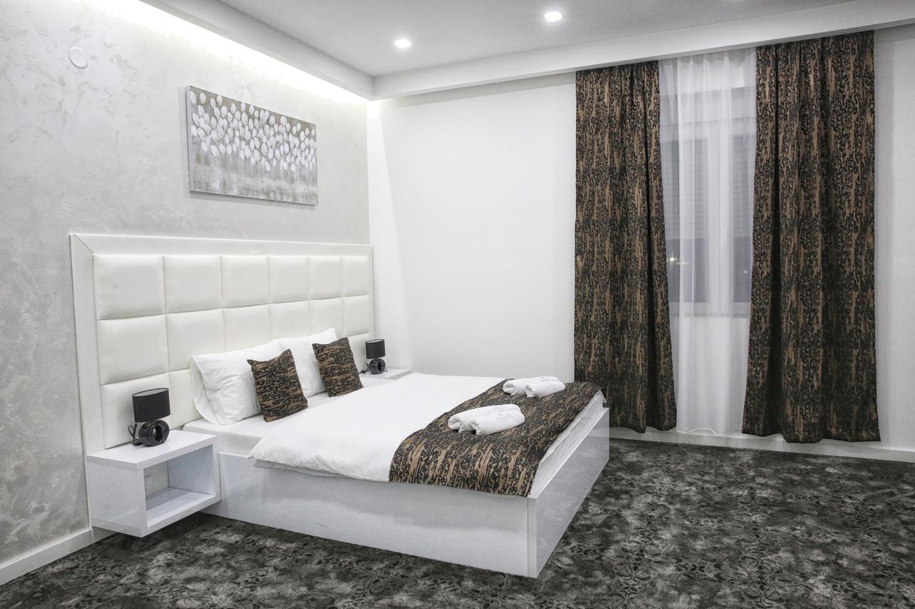 Bed and Breakfast Sunny Hill Garden Stara Pazova Esterno foto