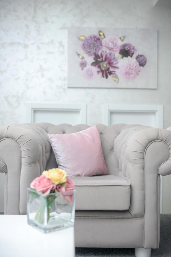 Bed and Breakfast Sunny Hill Garden Stara Pazova Esterno foto