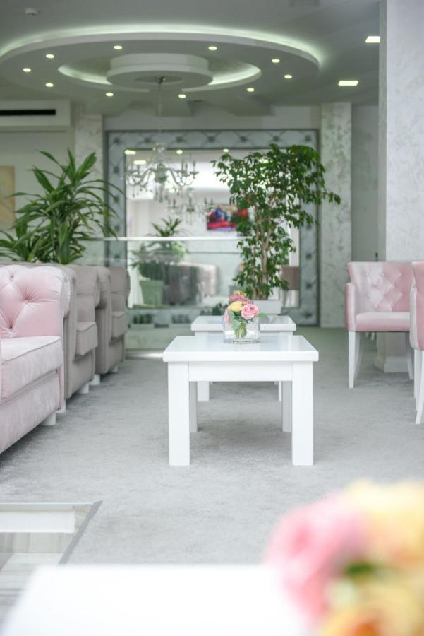 Bed and Breakfast Sunny Hill Garden Stara Pazova Esterno foto